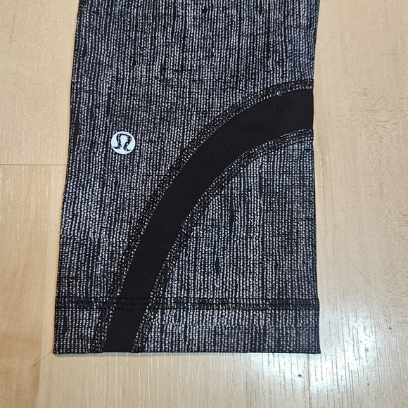Lululemon Run: Inspire Crop II Leggings Mini Check Piqué Black White Sz 6 - Picture 3 of 5